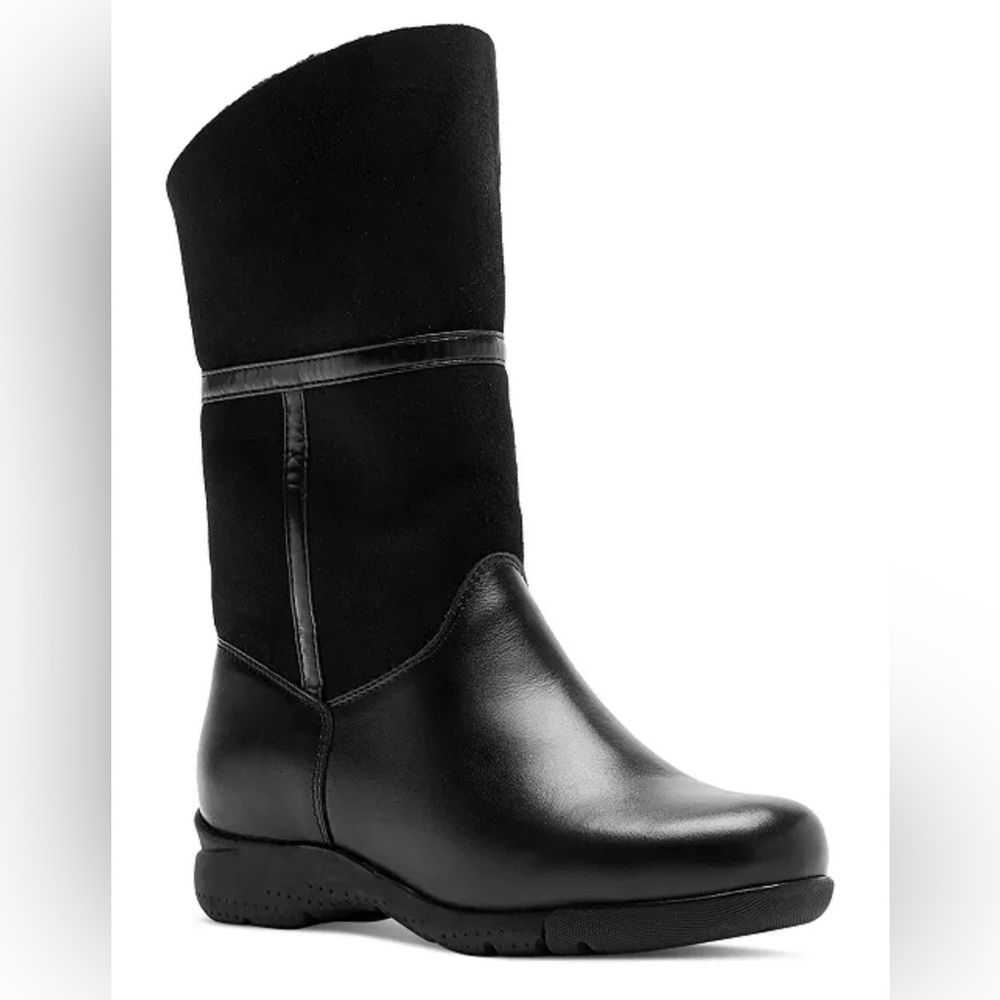 La Canadienne Shearling-Lined Suede Boots Size 7.5 Black